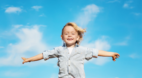 Pentingnya Kecerdasan Emosional (EQ) Anak: Cara Mengembangkannya di Rumah dan Sekolah