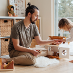 Mengajarkan Anak Bertanggung Jawab: Panduan Praktis Sesuai Usia Perkembangan